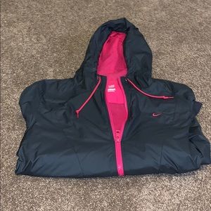Nike women’s L Grey and Pink Windbreaker